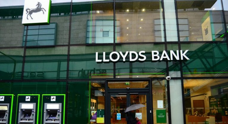 ‘You focus on growth, we’ll help manage your daily accounting’, says Lloyds Bank to business clients