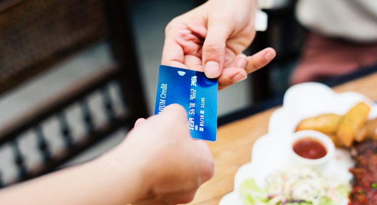 Card payments soar in UK retail stores